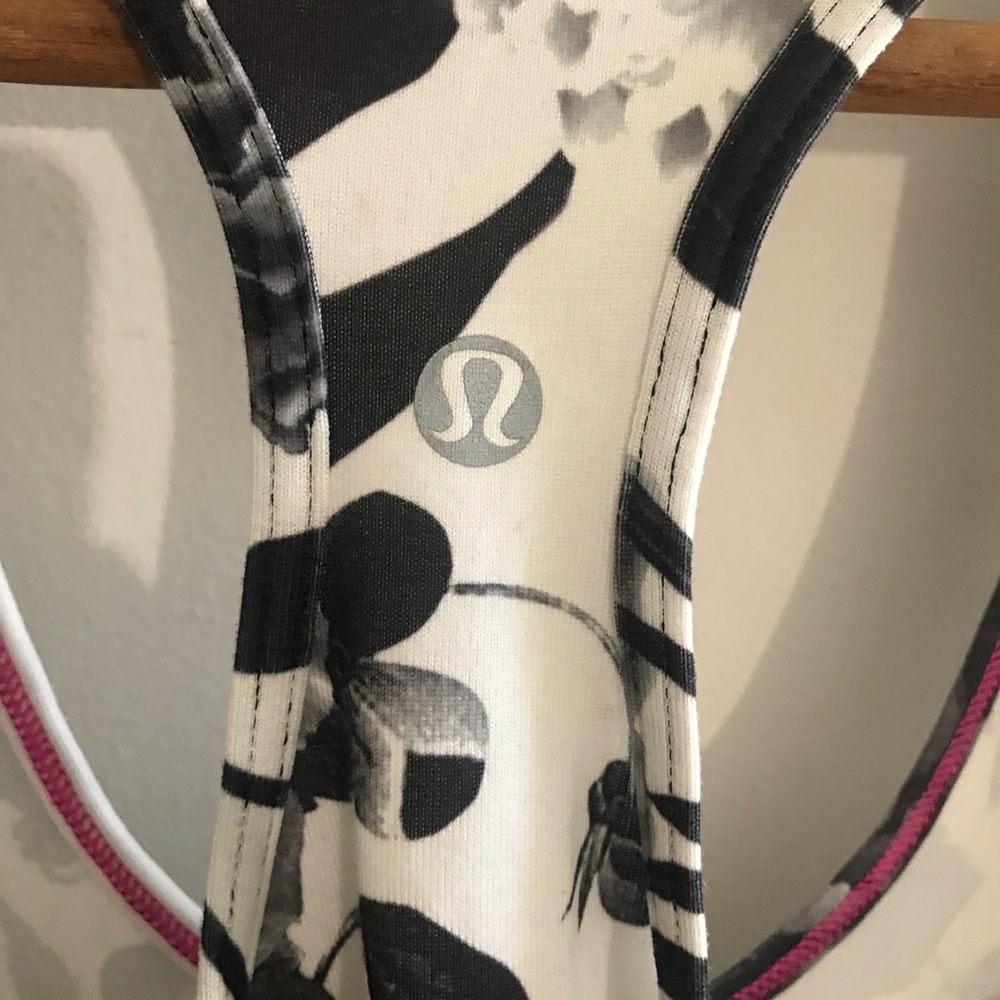 Women’s Lululemon floral tank top size small - Picture 2 of 3